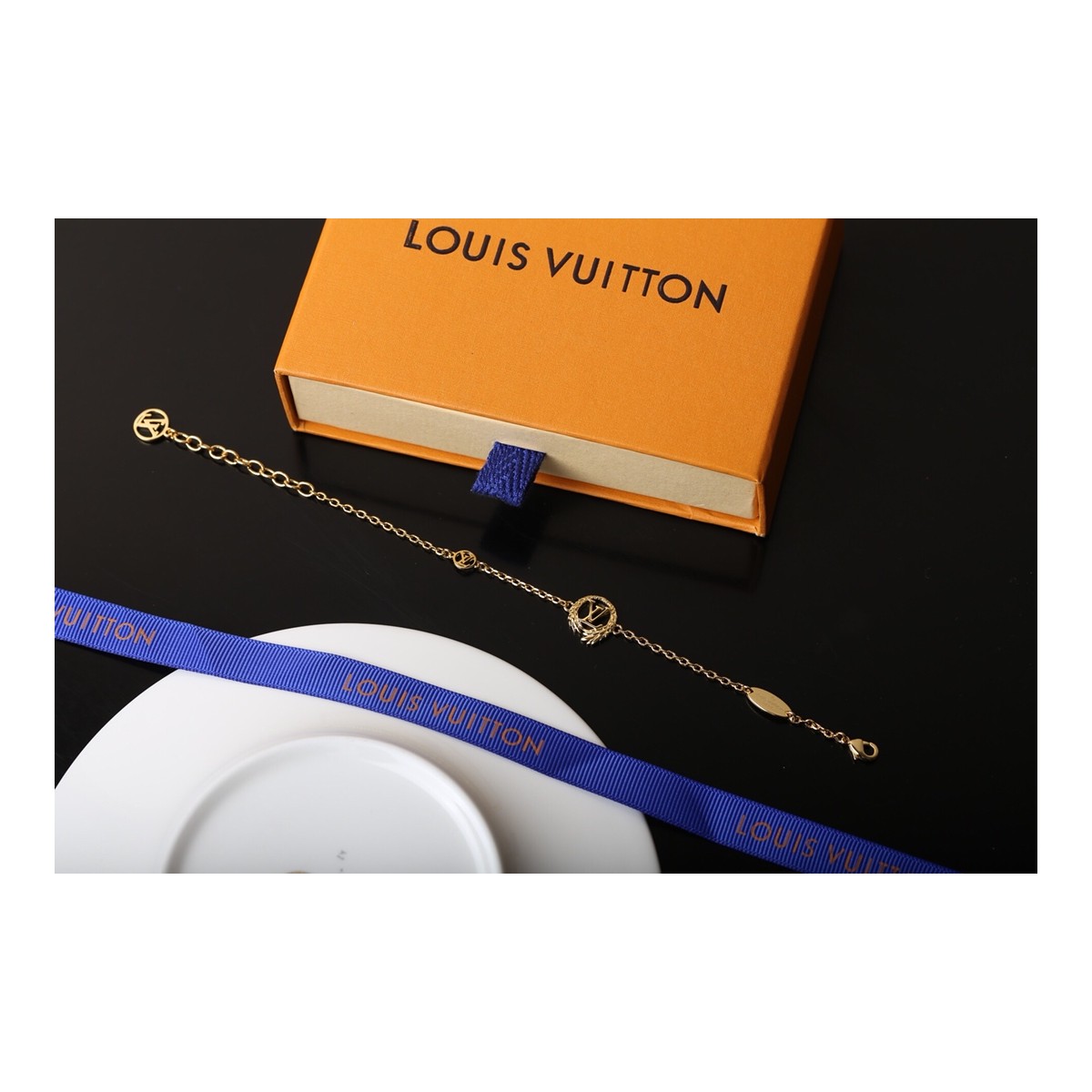 Louis Vuitton M64292 LV Angel Bracelet Yellow Gold