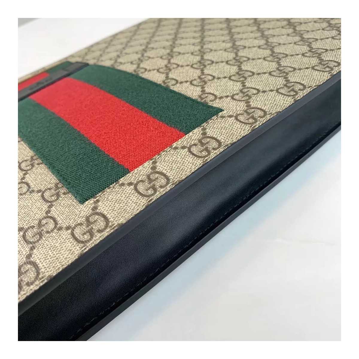 Gucci Portfolio GG Supreme Pouch 433665