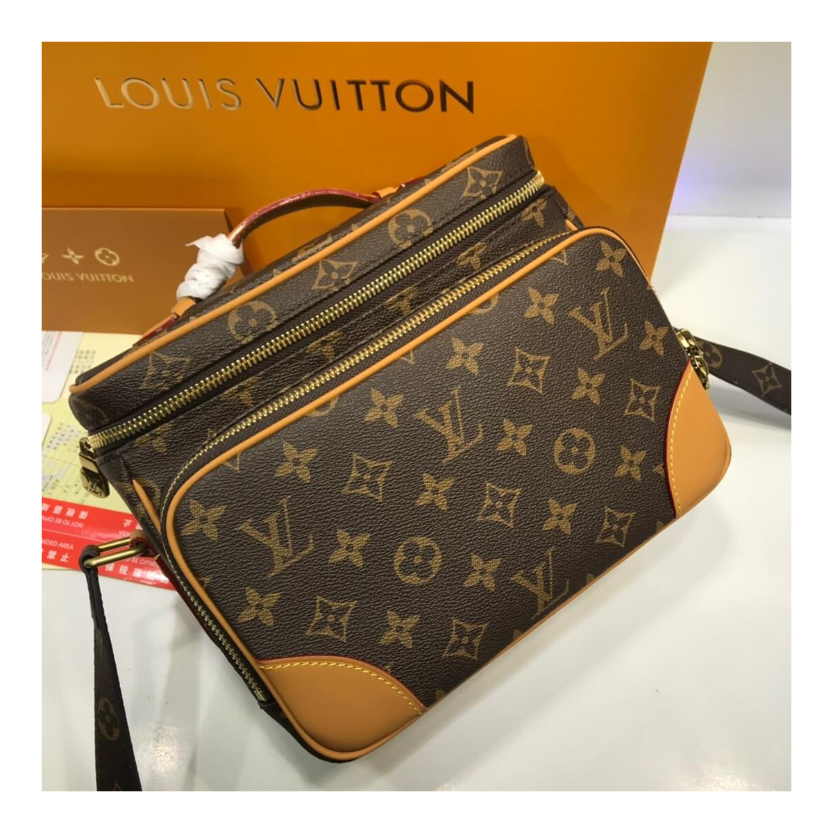 Louis Vuitton Monogram Canvas New Camera Bag M44937