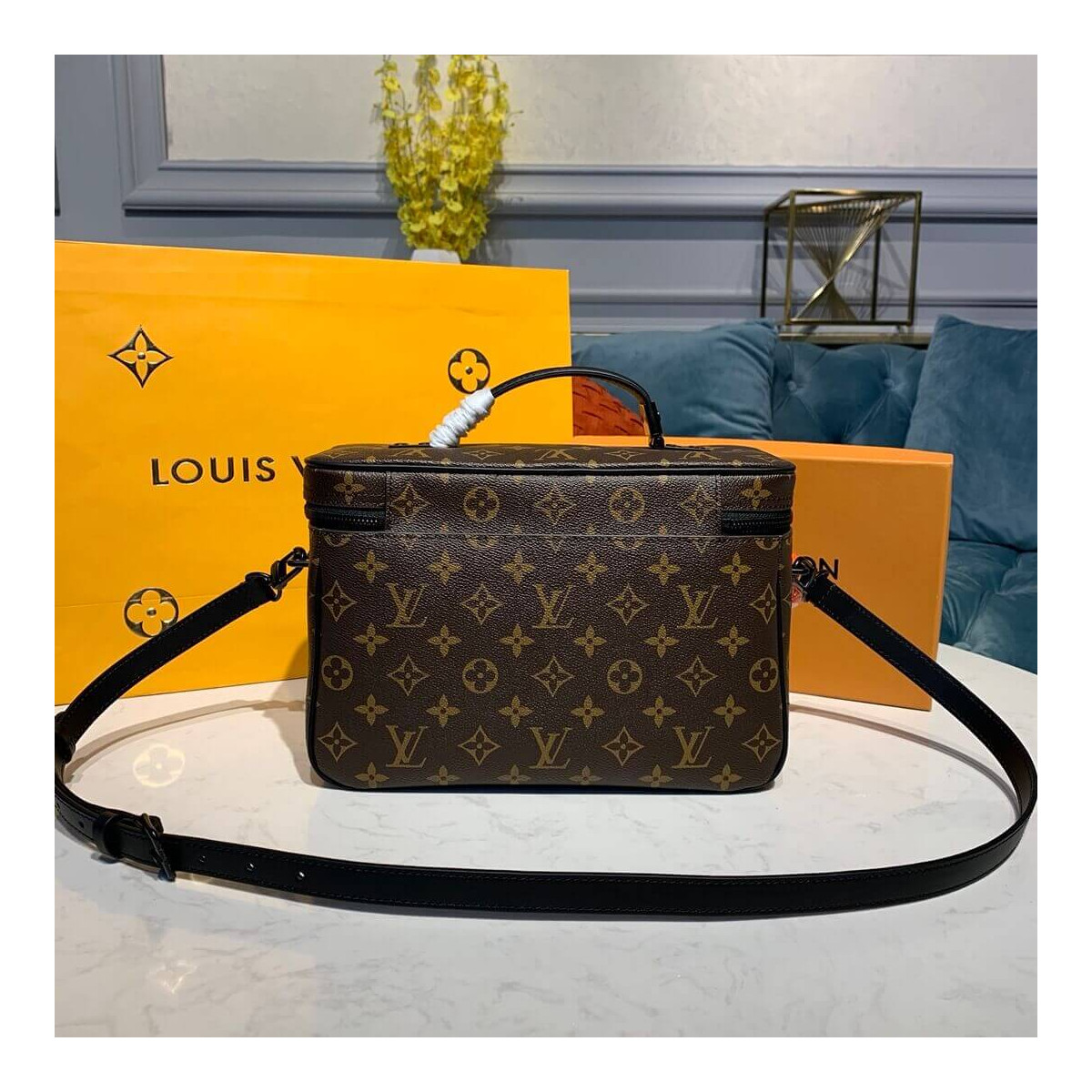 Louis Vuitton Monogram Canvas Camera Bag M61118