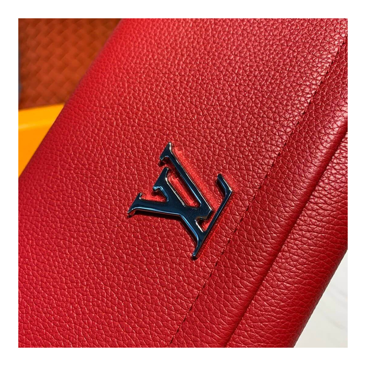 Louis Vuitton Lockme II Wallet M62350