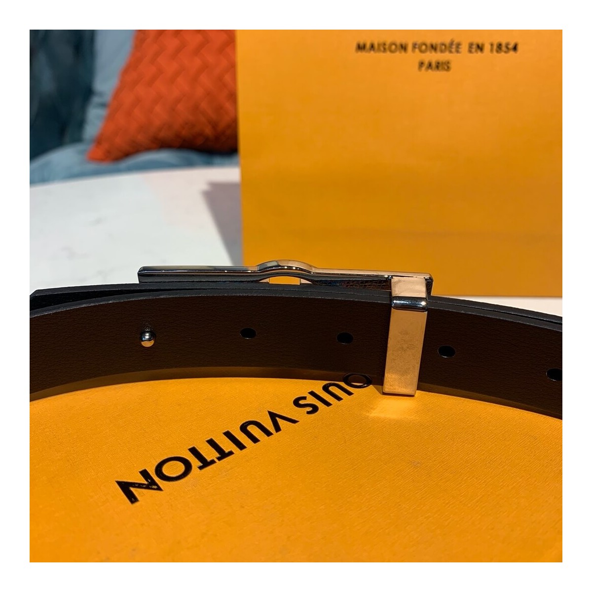 Louis Vuitton Dauphine 25mm Reversible Belt MP136U