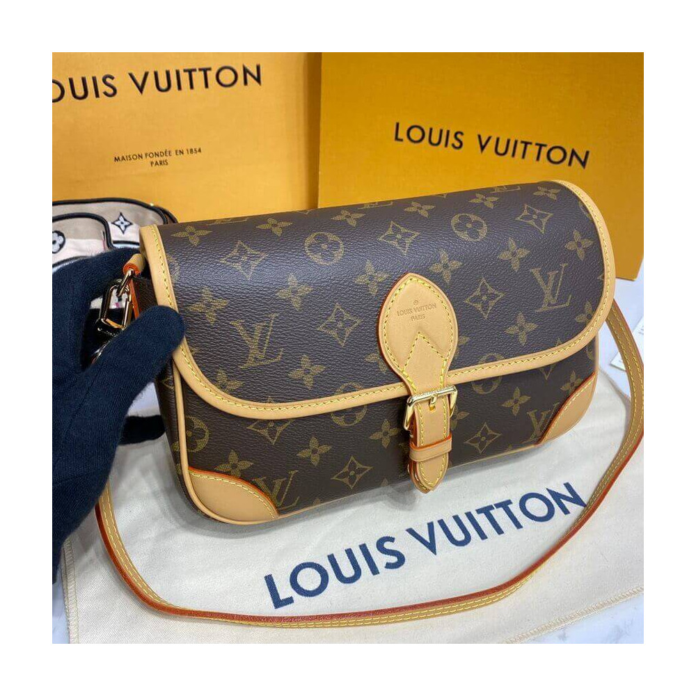 Louis Vuitton Monogram Canvas Diane Bag M45985