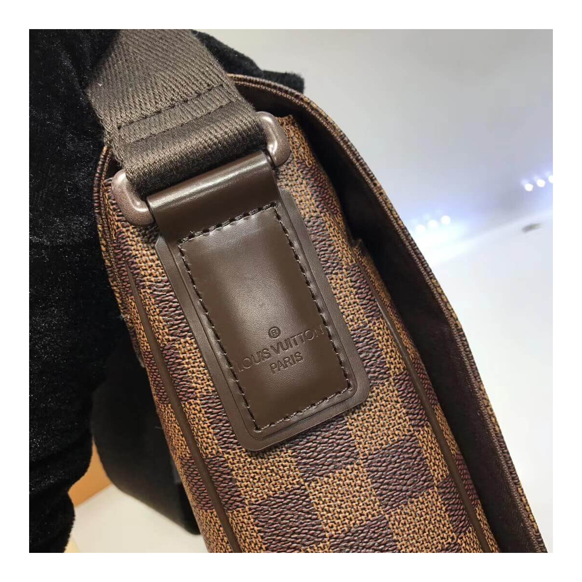 Louis Vuitton Damier Ebene Canvas District MM N41213