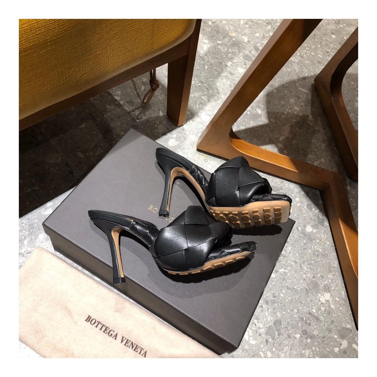 Bottega Veneta Lido Sandals 608854