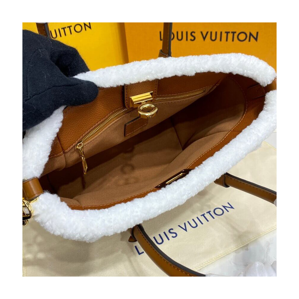 Louis Vuitton On My Side PM M58918 Caramel