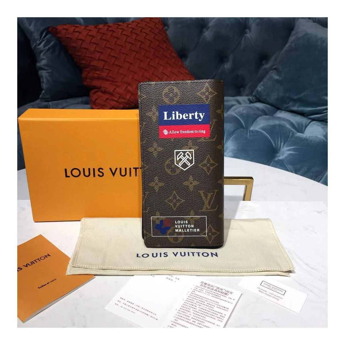 Louis Vuitton Brazza Wallet M67822 M67823