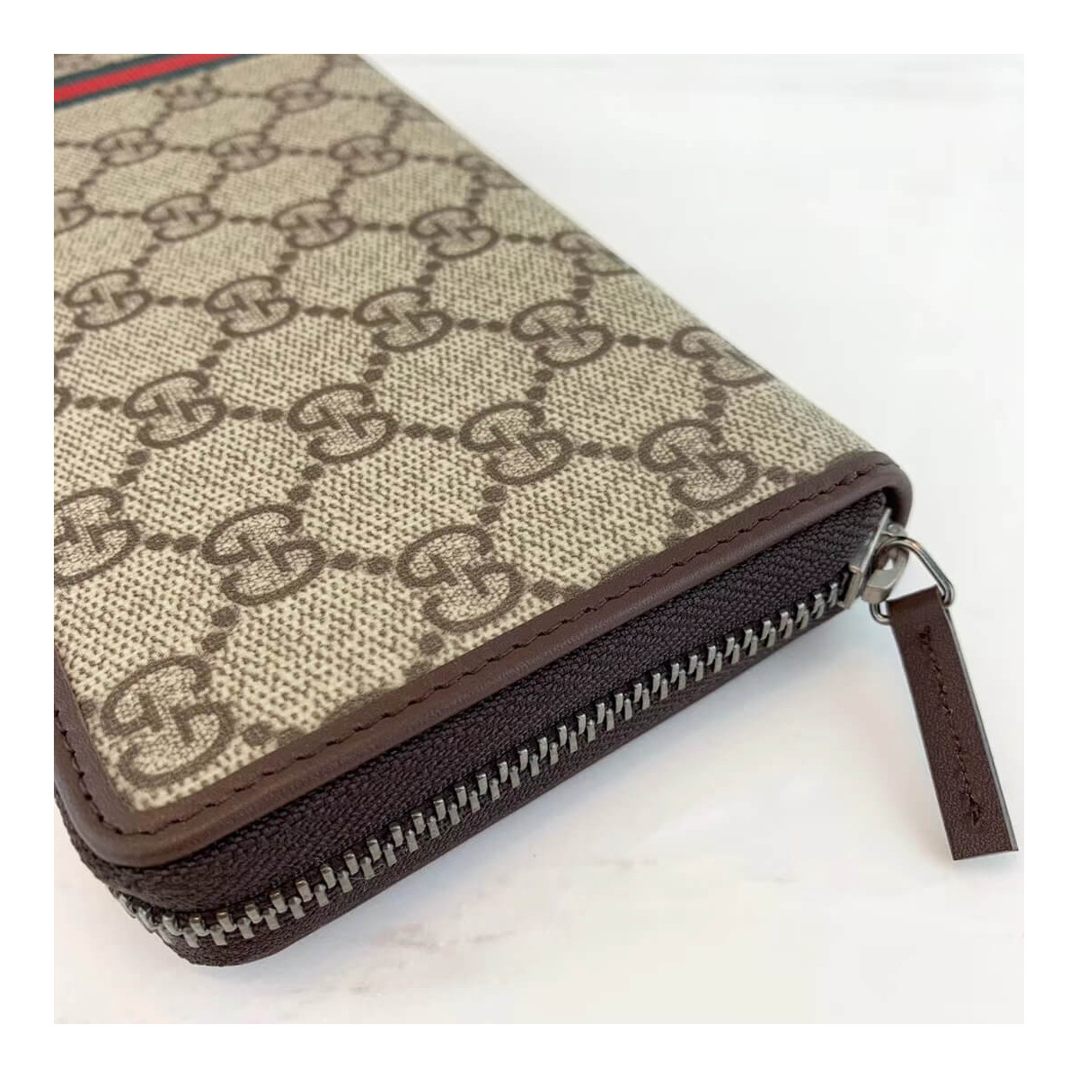 Gucci GG Supreme  Zip Around Wallet 291105