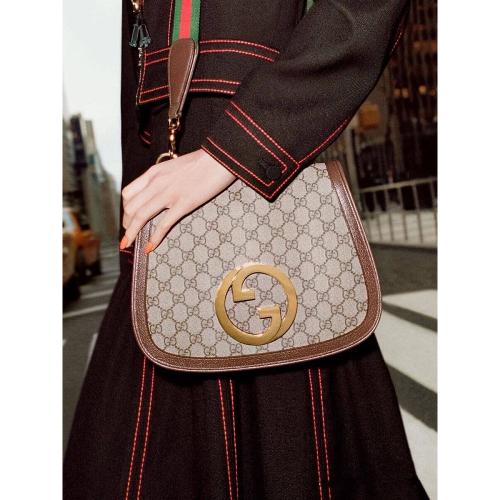 Gucci Blondie Medium Shoulder Bag With Round Interlocking G 699210