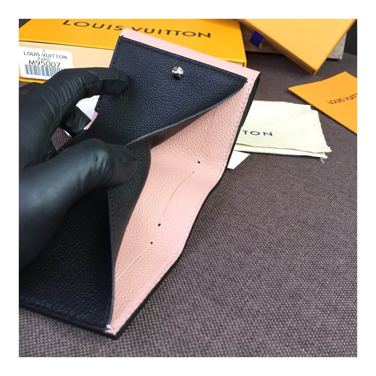 Louis Vuitton Lockmini Wallet M63978