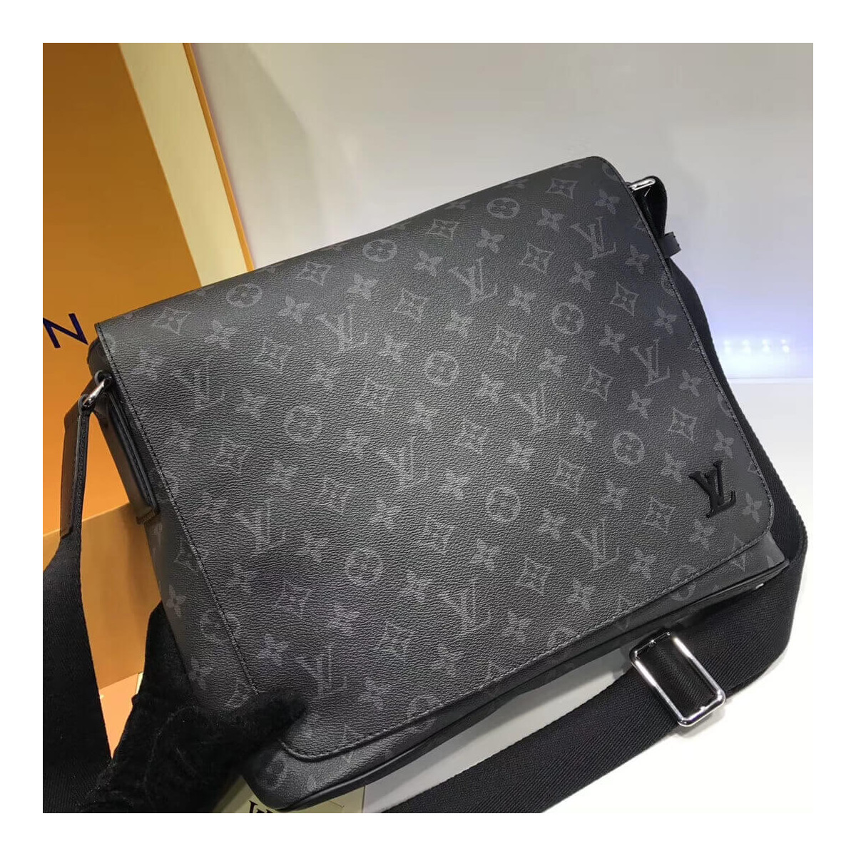 Louis Vuitton Monogram Eclipse Canvas District MM M44001