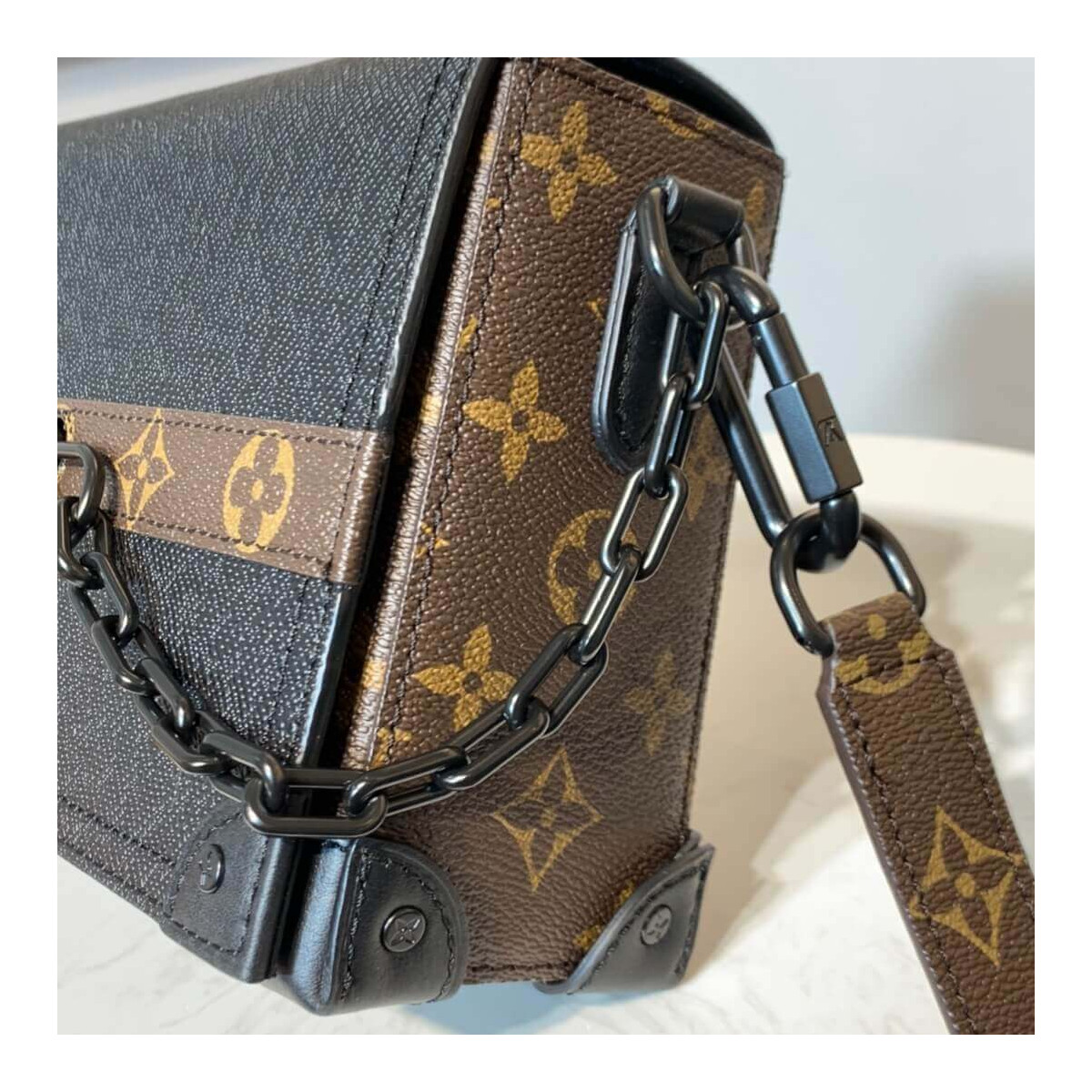 Louis Vuitton Flap Messenger Bag M30717 M30718