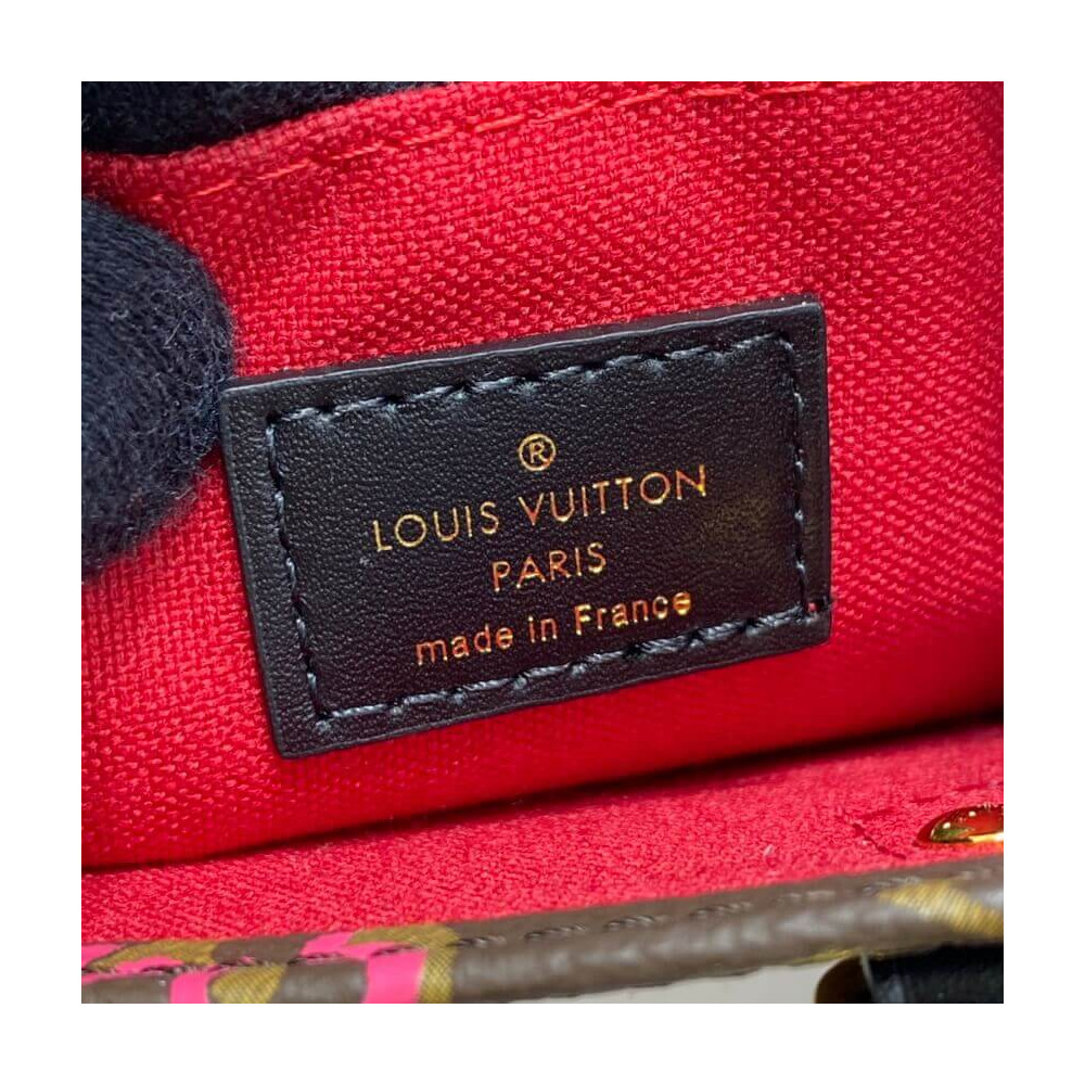 Louis Vuitton Signature Drawn Petit Sac Plat M80839