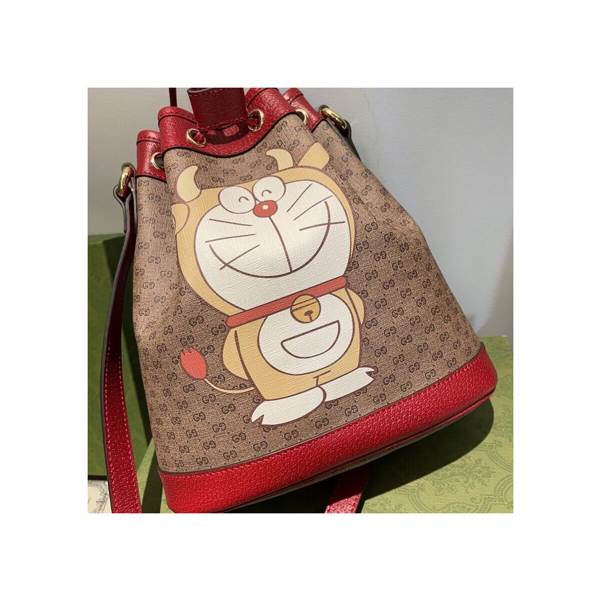 Doraemon x Gucci Small Bucket Bag 655597