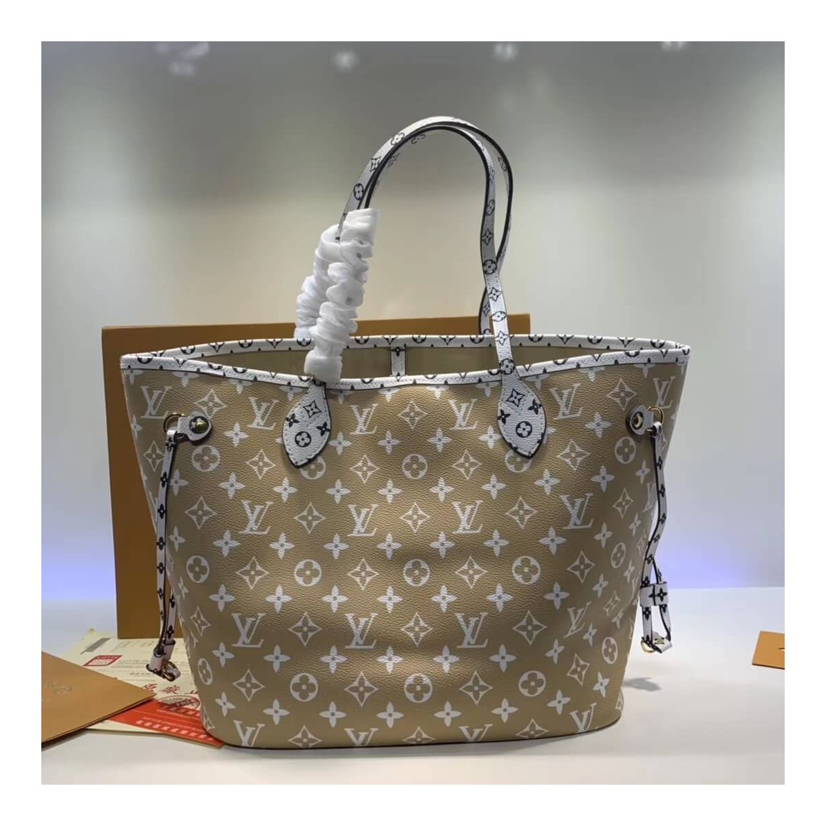 Louis Vuitton Neverfull MM M44567 M44568 M44588