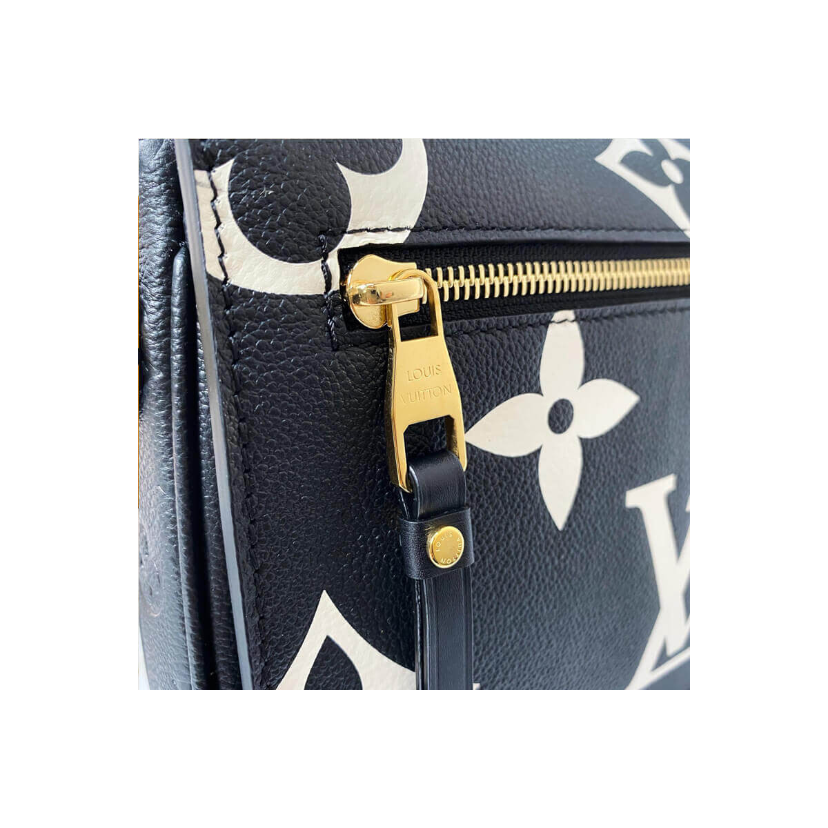 Louis Vuitton LV Crafty Pochette Metis M45384 M45385