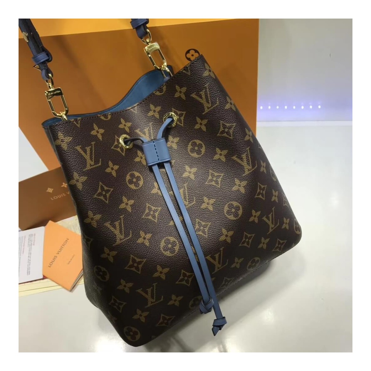 Louis Vuitton Monogram Canvas NeoNoe M44021