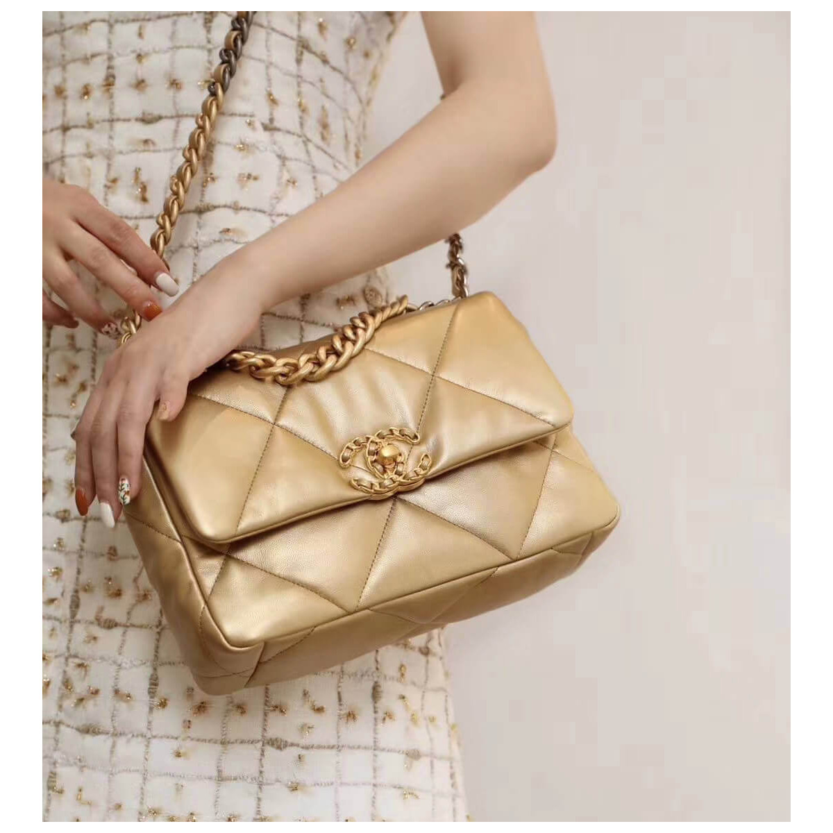 Chanel 19 Flap Bag AS1160 Gold