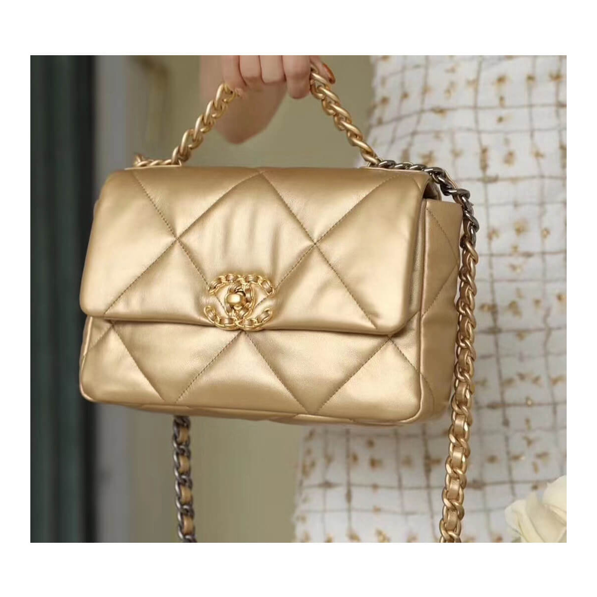 Chanel 19 Flap Bag AS1160 Gold