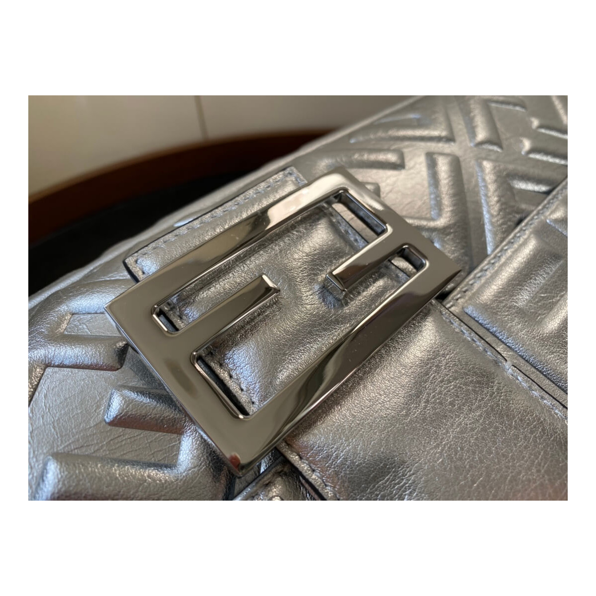 Fendi Baguette Silver Leather Bag 8BR60