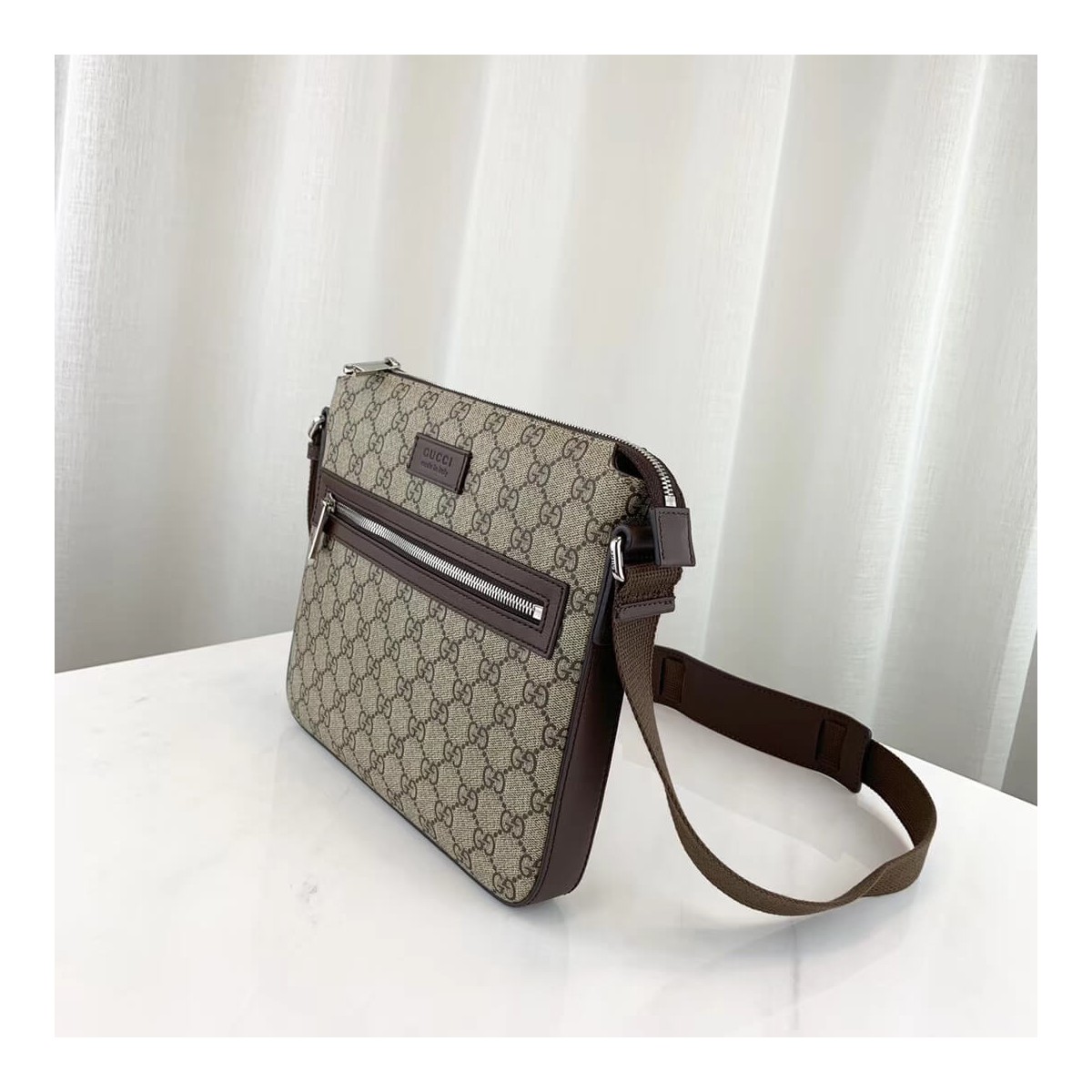 Gucci GG Supreme Messenger 406410