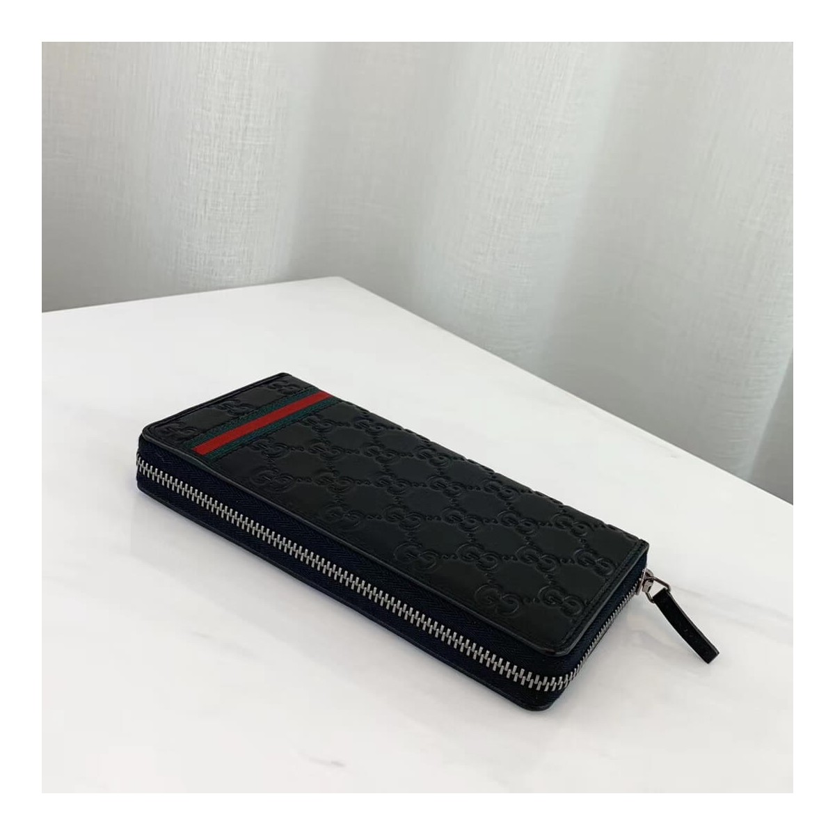 Gucci Signature Zip Around Wallet 291105