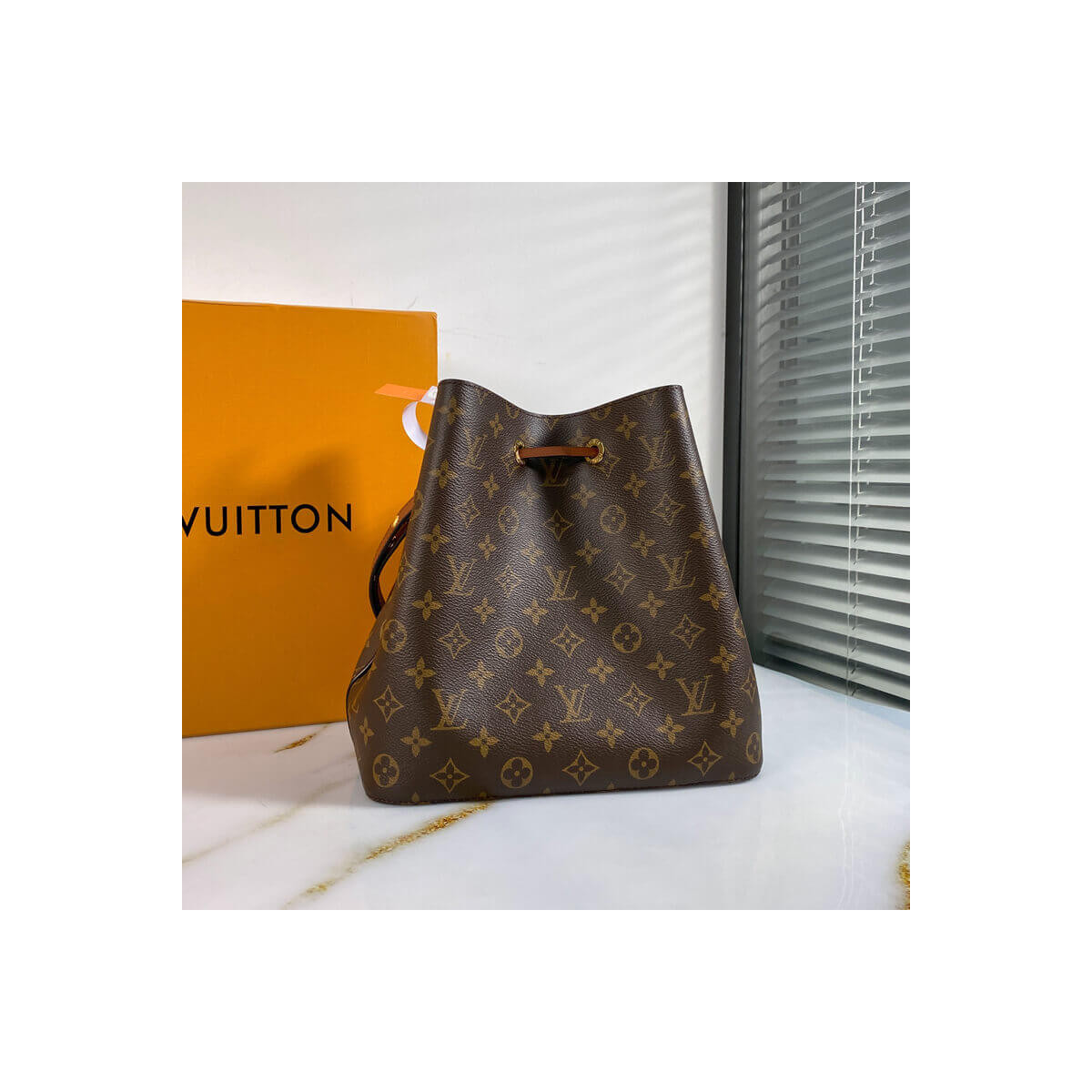 Louis Vuitton Monogram Canvas NeoNoe M44021