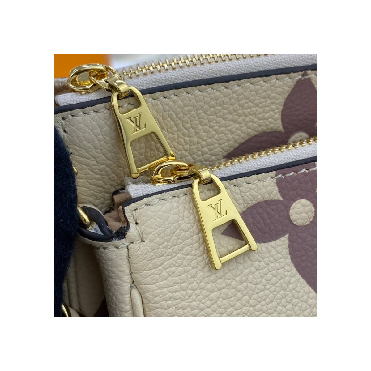 Louis Vuitton Bicolor Multi Pochette Accessoires M45777