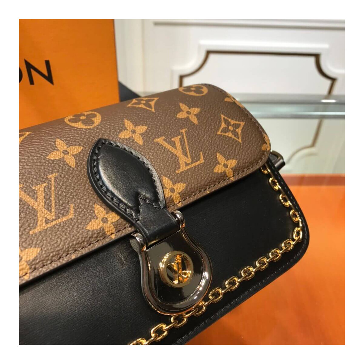 Louis Vuitton Neo Saint Cloud M45559