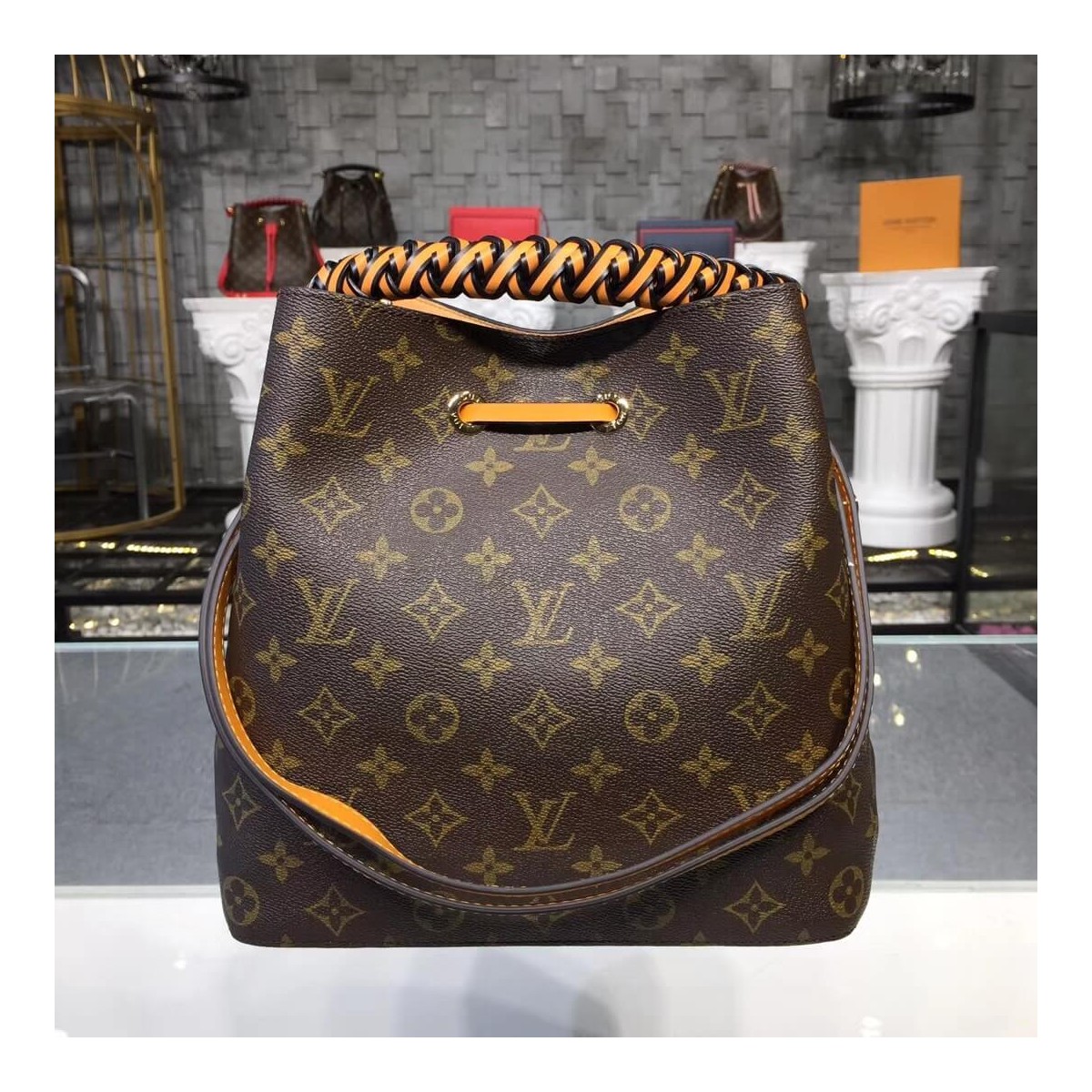 Louis Vuitton Monogram Canvas NeoNoe M43985