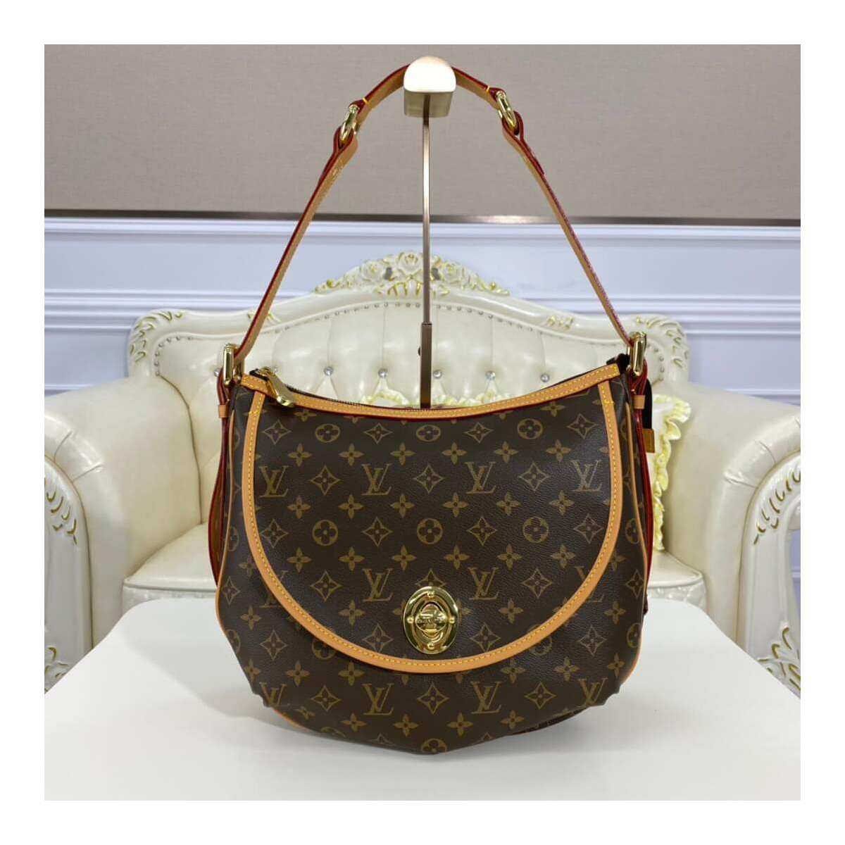 Louis Vuitton Monogram Tulum GM M40075