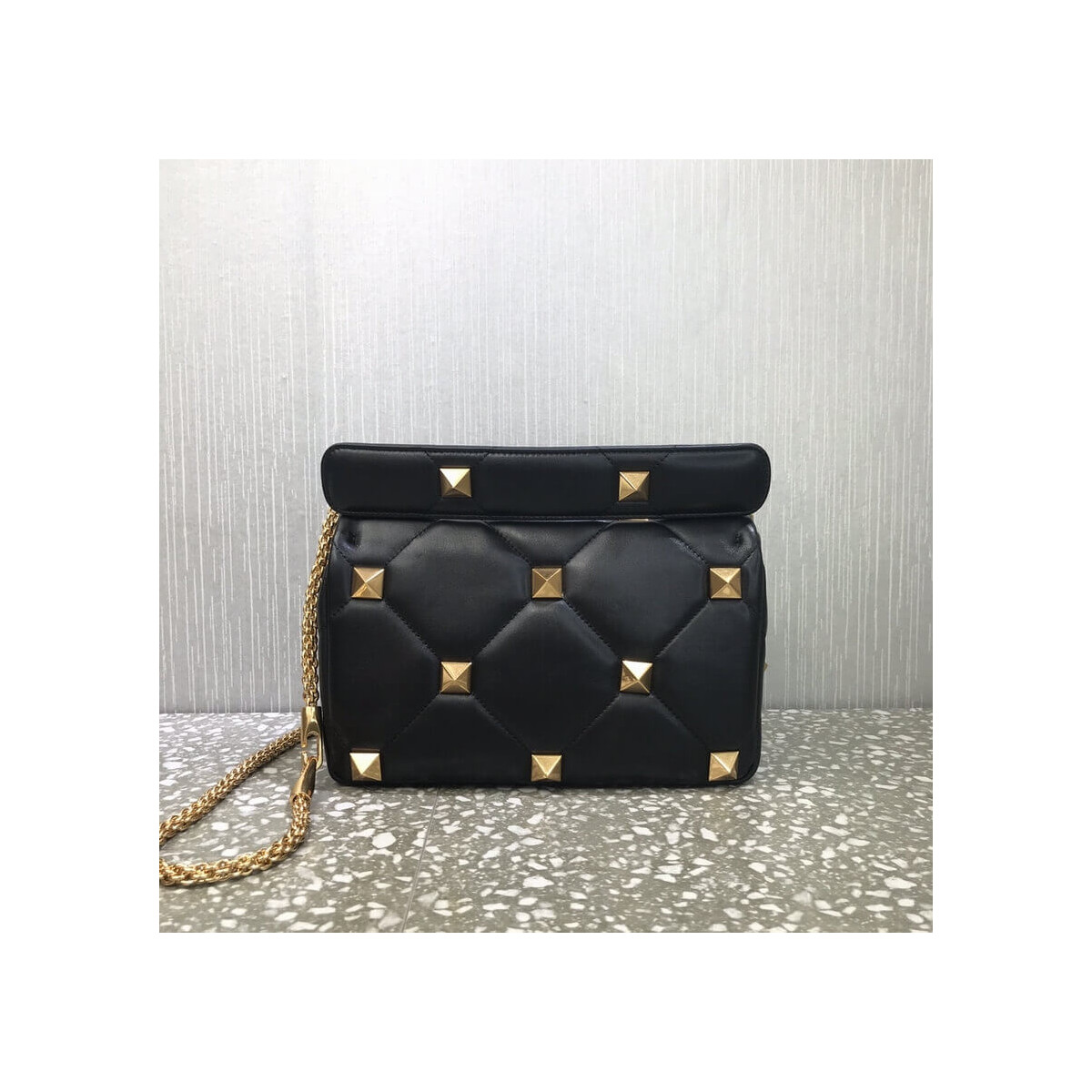 Valentino Roman Stud The Shoulder Bag In Nappa With Chain 1189S