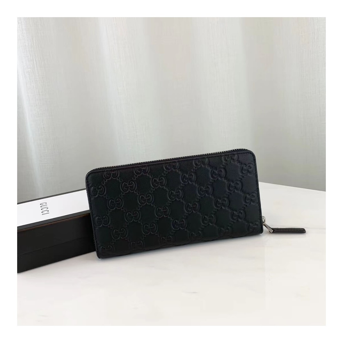 Gucci Signature Zip Around Wallet 307987