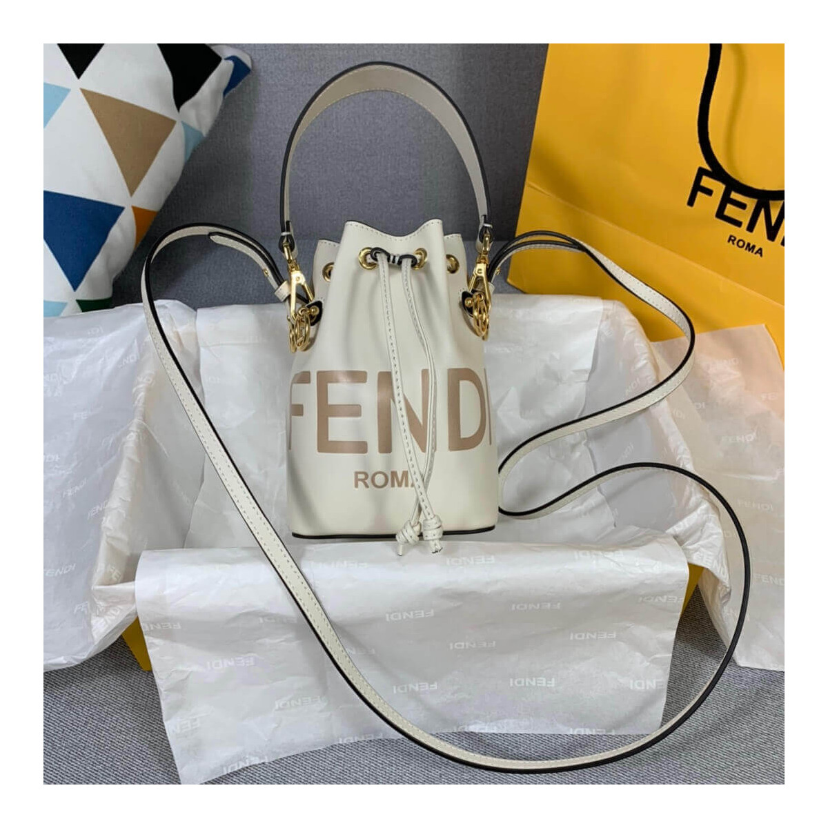 Fendi Mon Tresor Mini Logo-Print Leather Bucket Bag 8BS010