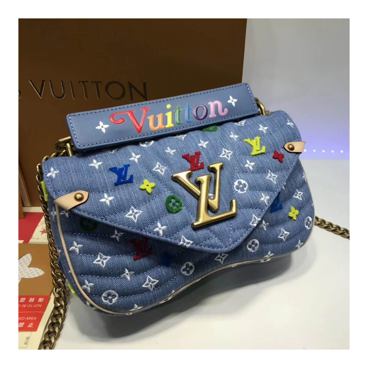 Louis Vuitton New Wave Chain Bag MM M53692