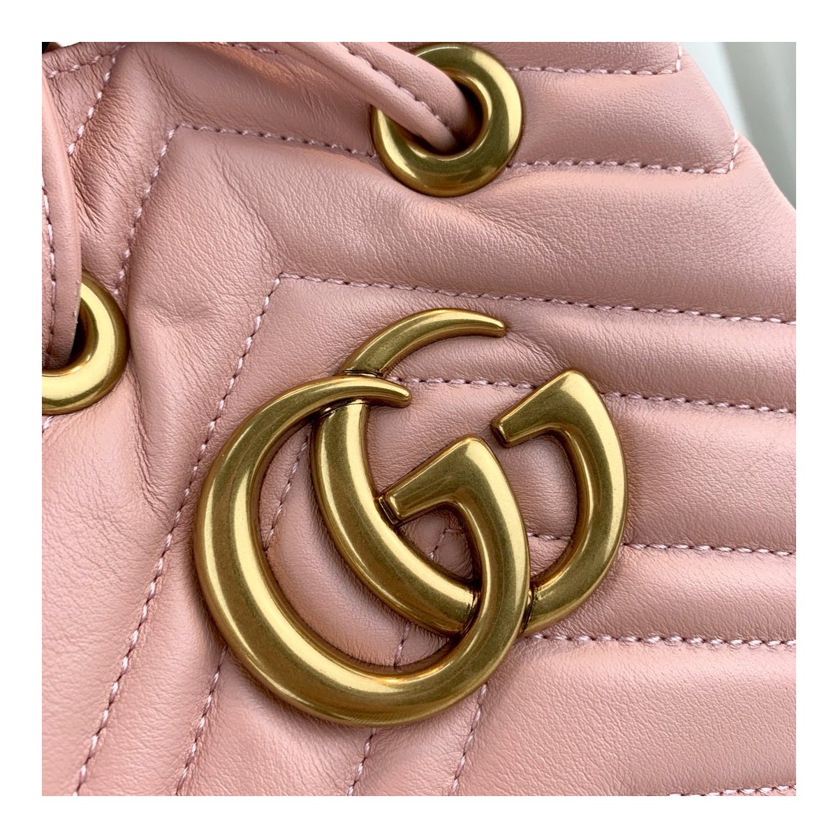 Gucci GG Marmont Quilted Leather Bucket Bag 476674