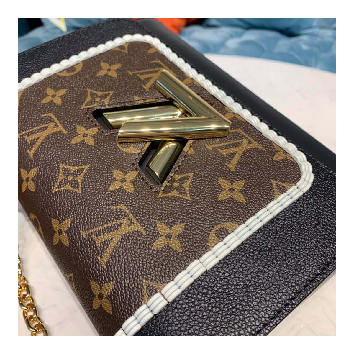 Louis Vuitton Twist MM M44837