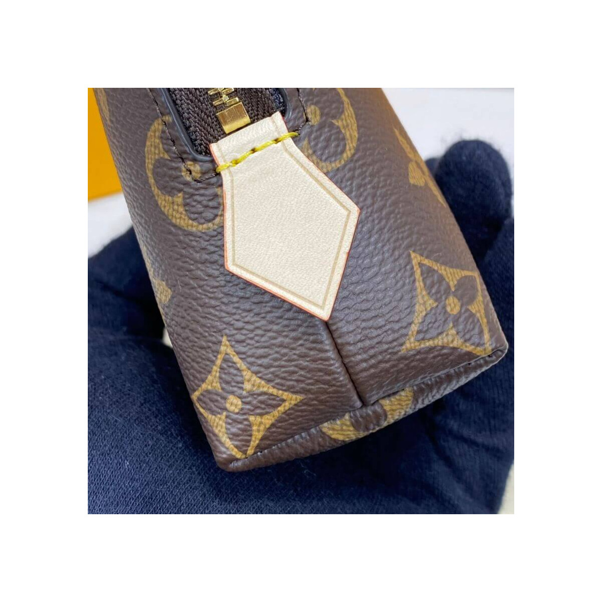 Louis Vuitton Cosmetic Pouch GM M47353