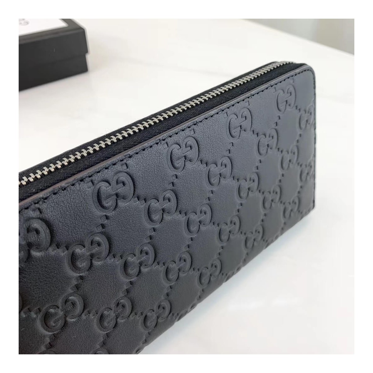 Gucci Signature Zip Around Wallet 307987