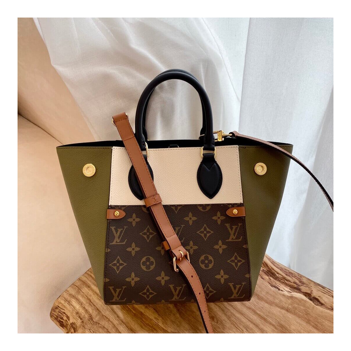 Louis Vuitton Fold Tote PM M45388 M45389