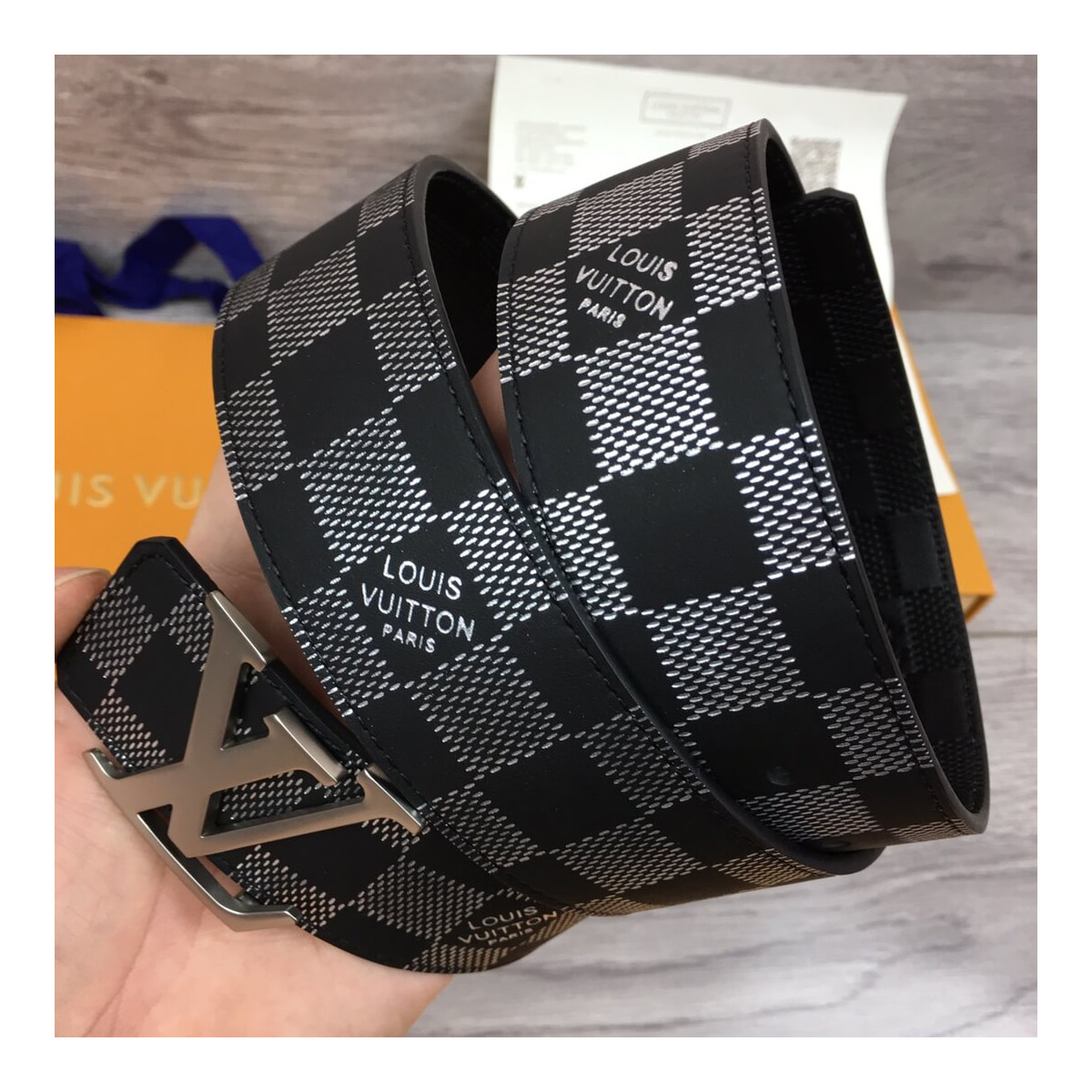 Louis Vuitton Initiales 40mm Belt M1017