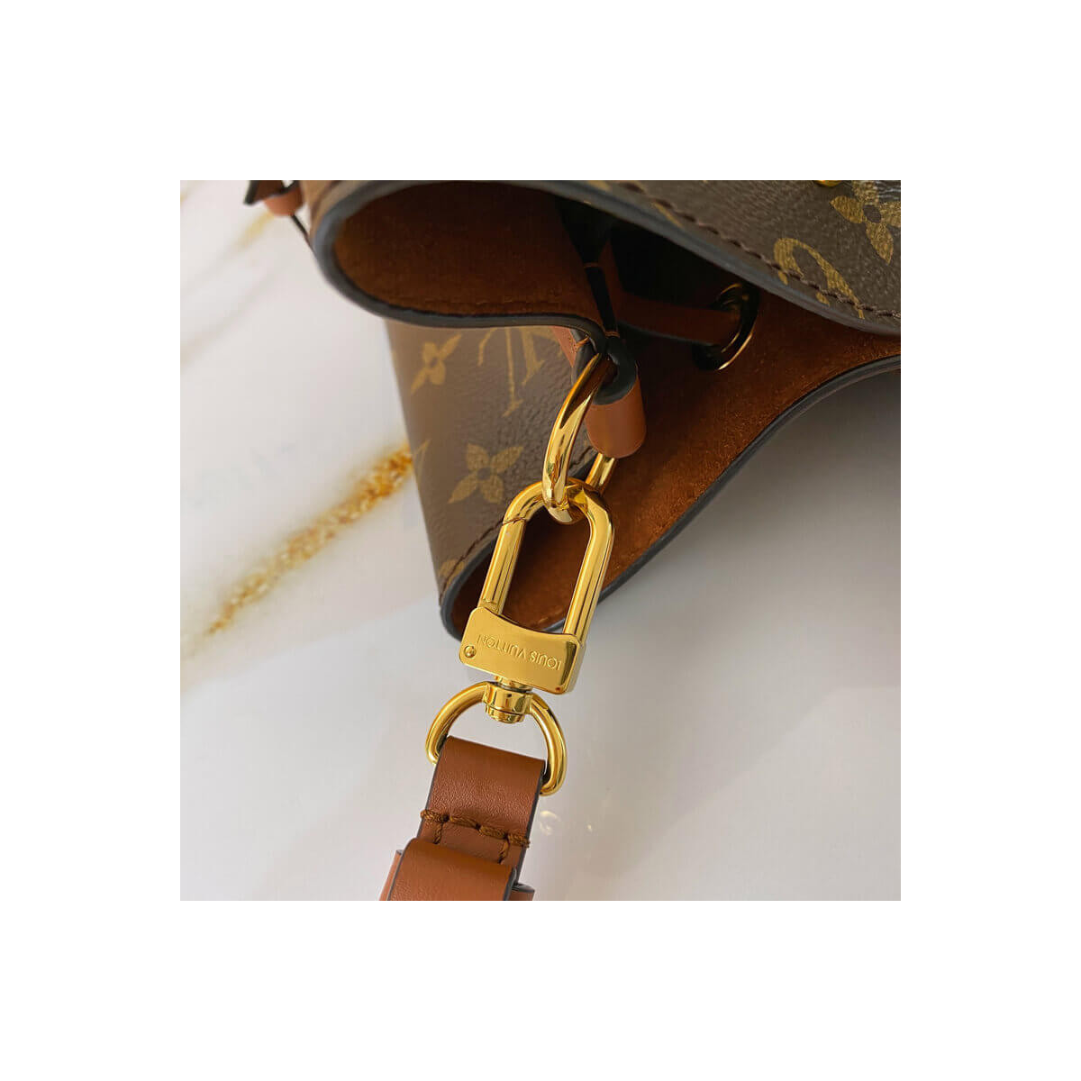 Louis Vuitton Monogram Canvas NeoNoe M44021