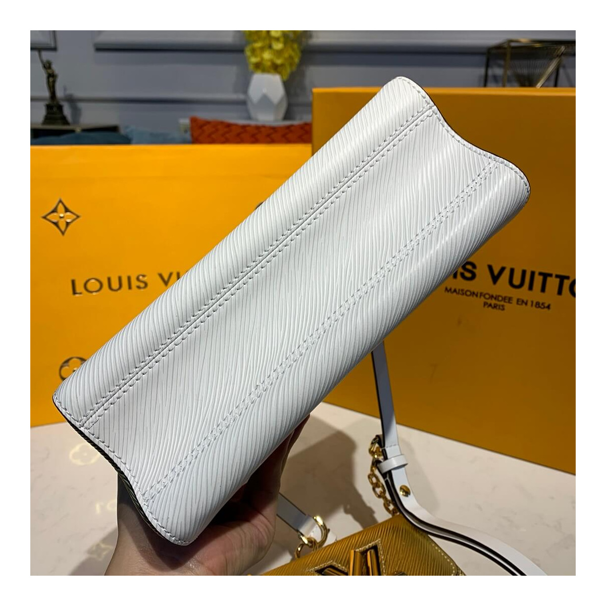 Louis Vuitton Twist MM And Twisty M55683 White/Gold