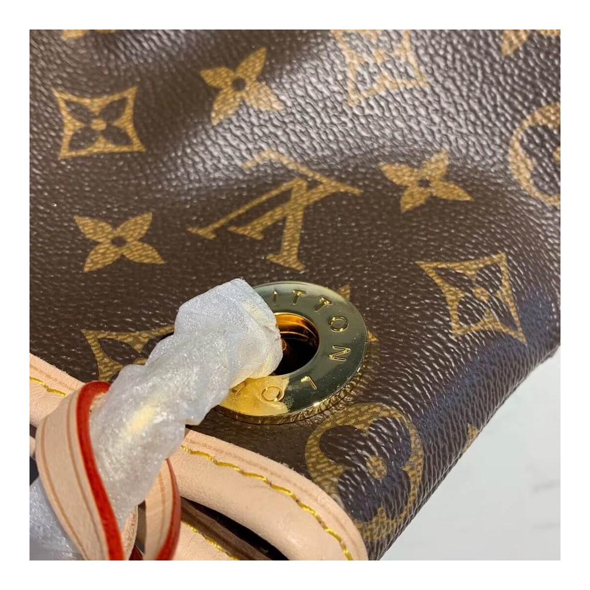 Louis Vuitton Monogram Canvas Artsy MM M44869