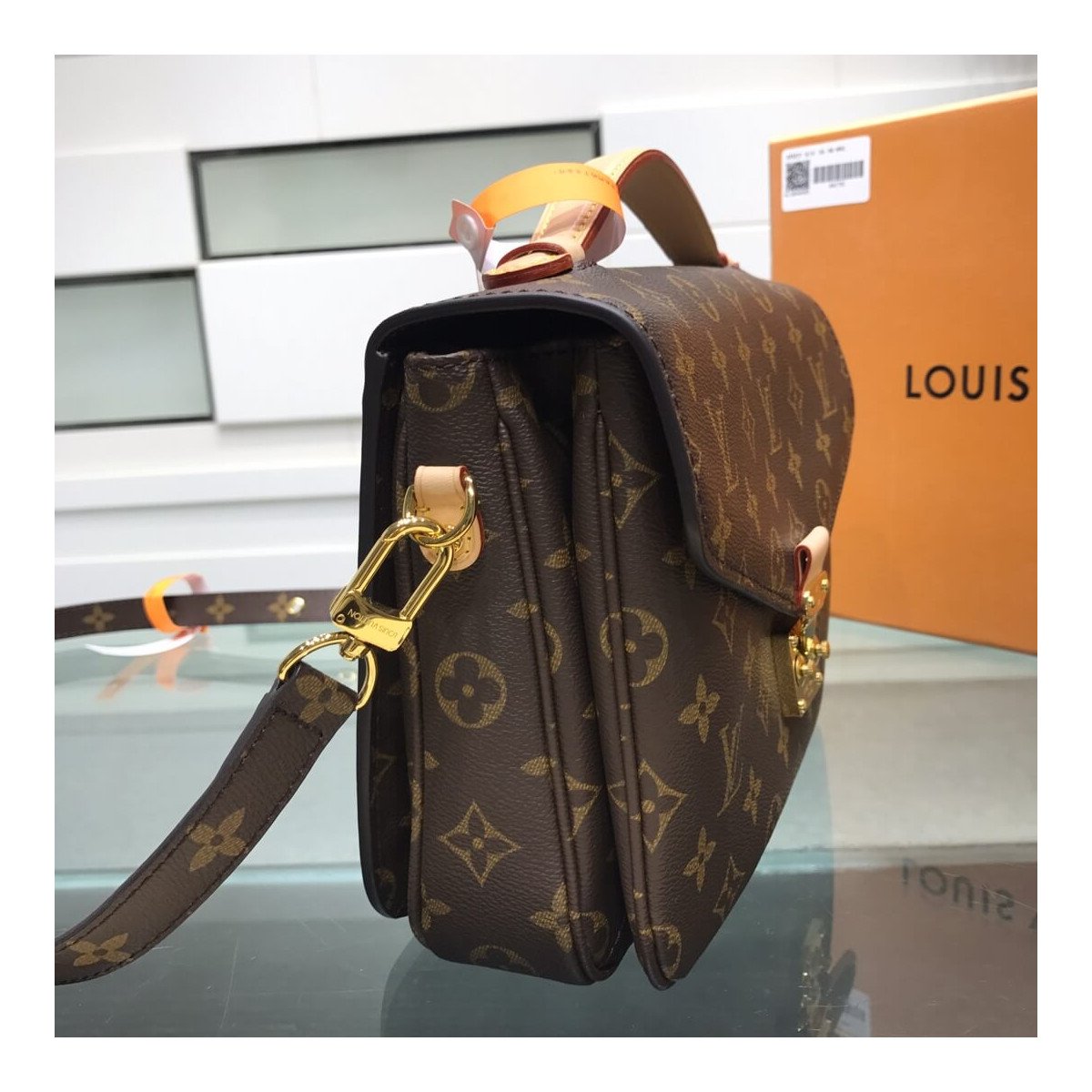 Louis Vuitton Monogram Canvas Pochette Metis M40780