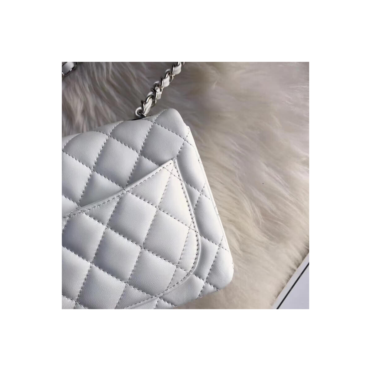 Chanel Lambskin 17cm Classic Flap Bag 1115