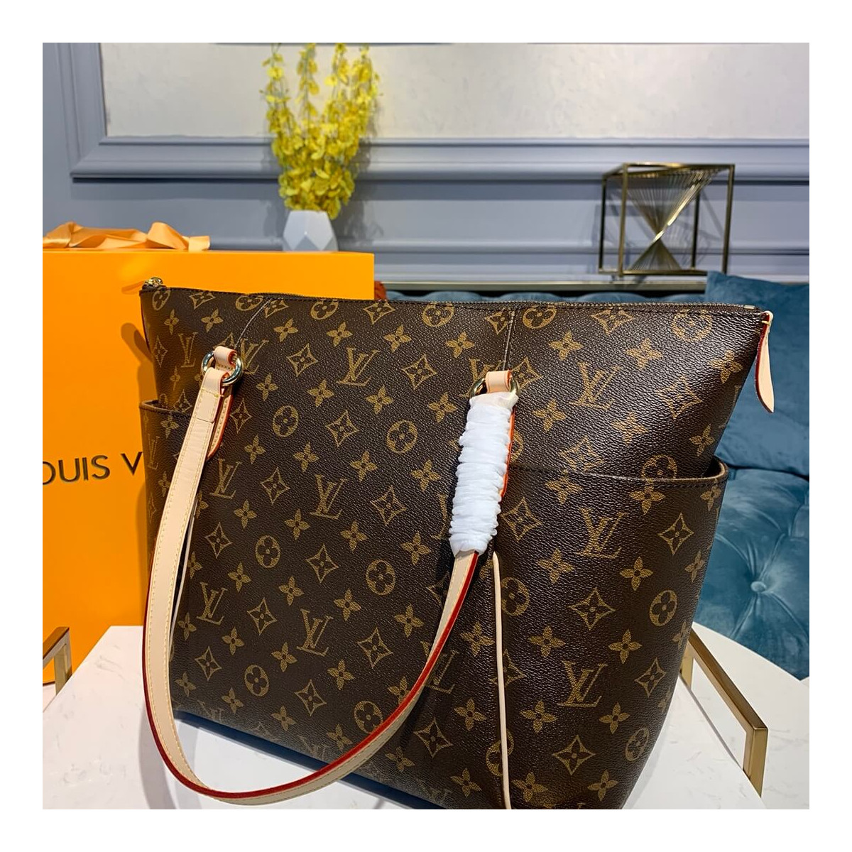 Louis Vuitton Monogram Canvas Totally MM M56689