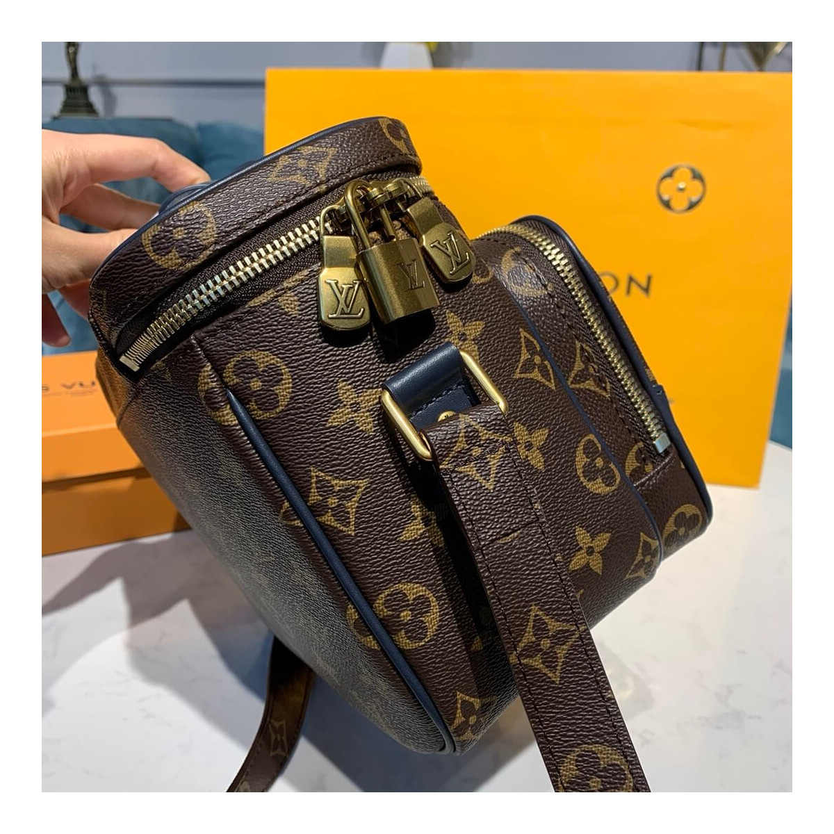 Louis Vuitton Monogram Camera Bag M41510