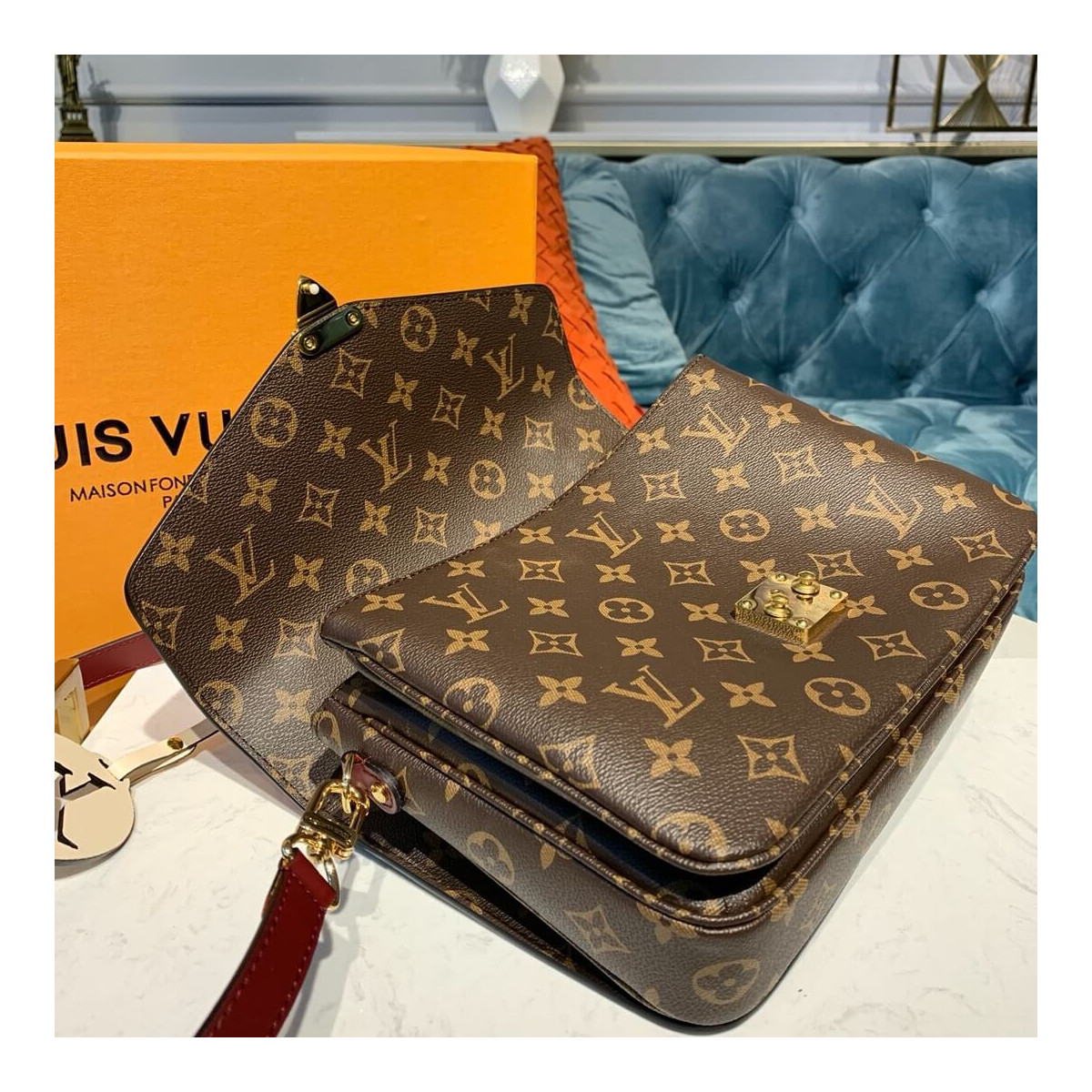 Louis Vuitton Monogram Canvas Pochette Metis M44668