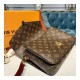 Louis Vuitton Monogram Canvas Pochette Metis M44668